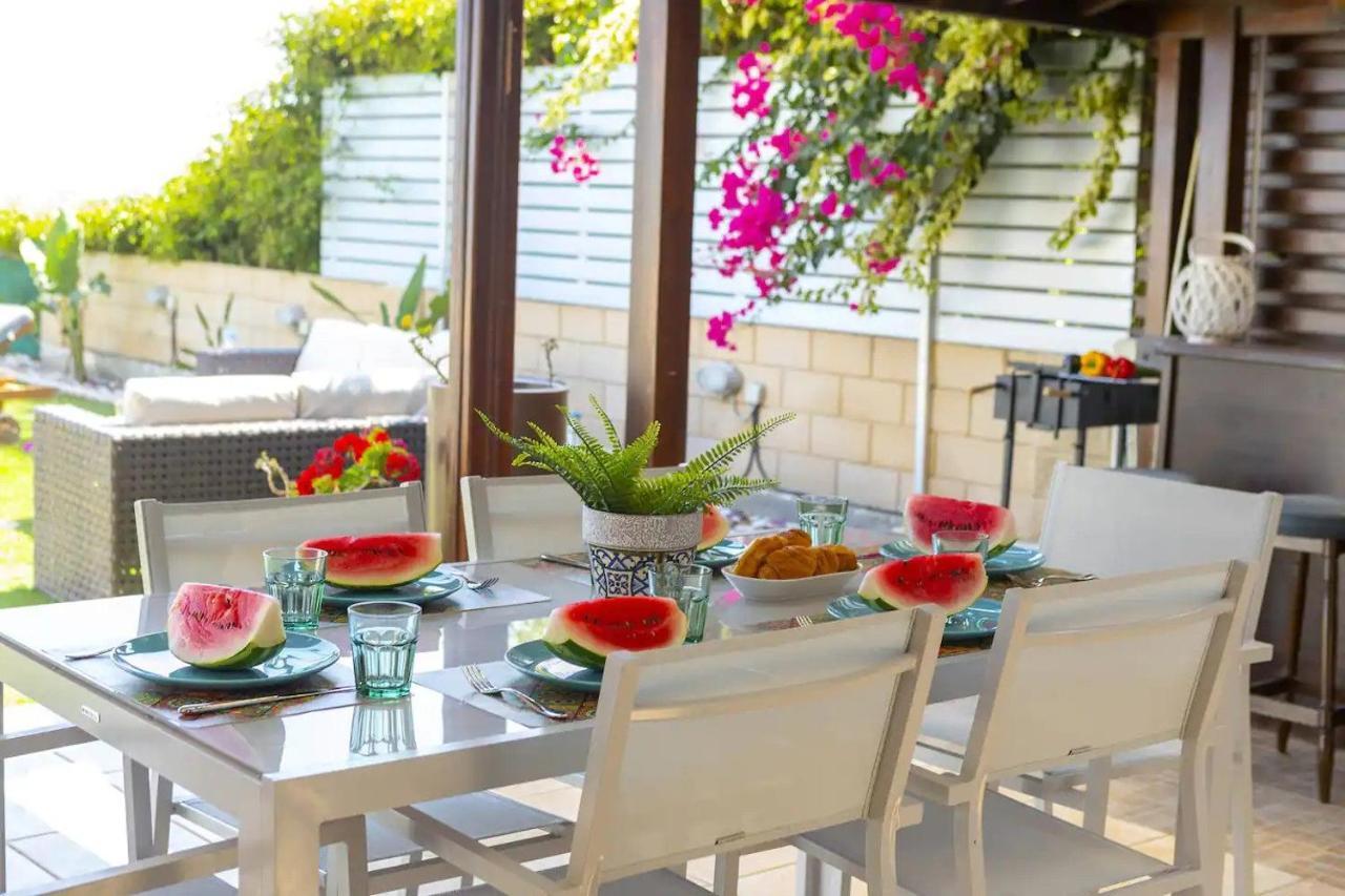 Beachfront Villa Carpe Diem Kiti Exterior foto