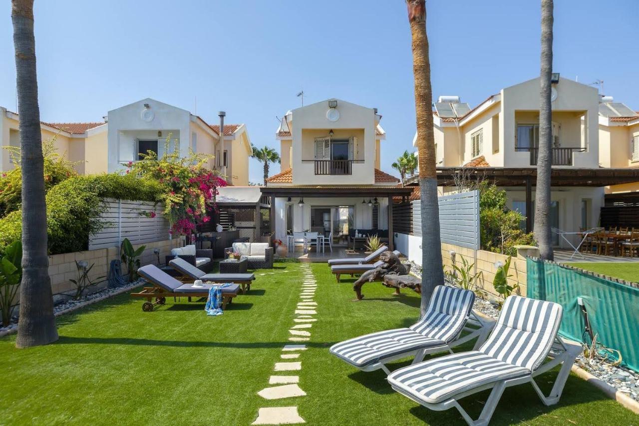 Beachfront Villa Carpe Diem Kiti Exterior foto