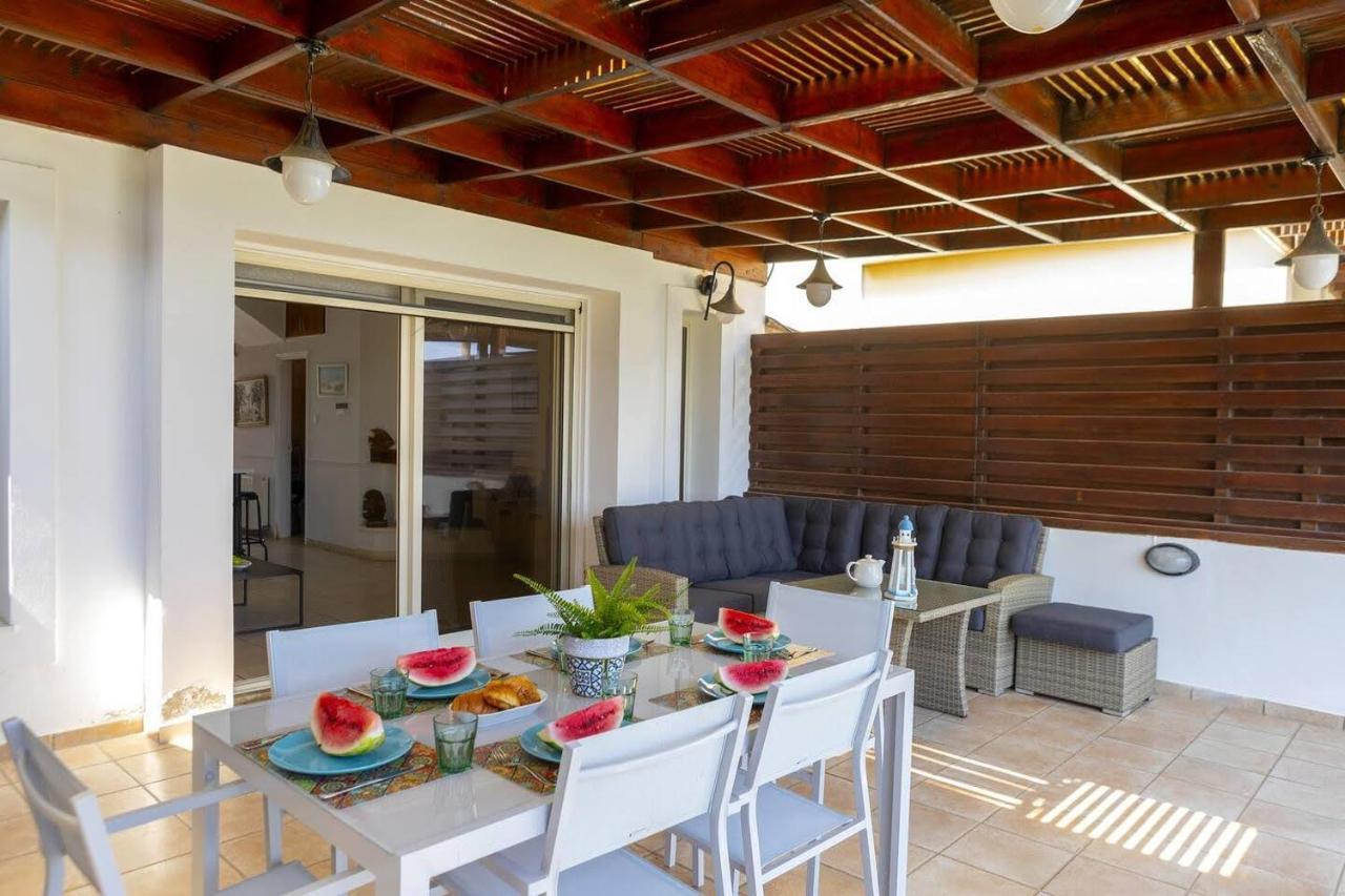 Beachfront Villa Carpe Diem Kiti Exterior foto